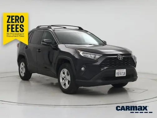 2020 Toyota RAV4 XLE FWD photo