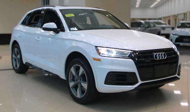 2020 Audi Q5 Titanium Premium AWD photo
