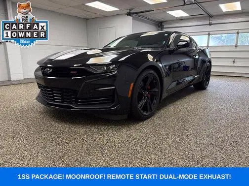 2021 Chevrolet Camaro 1SS RWD photo