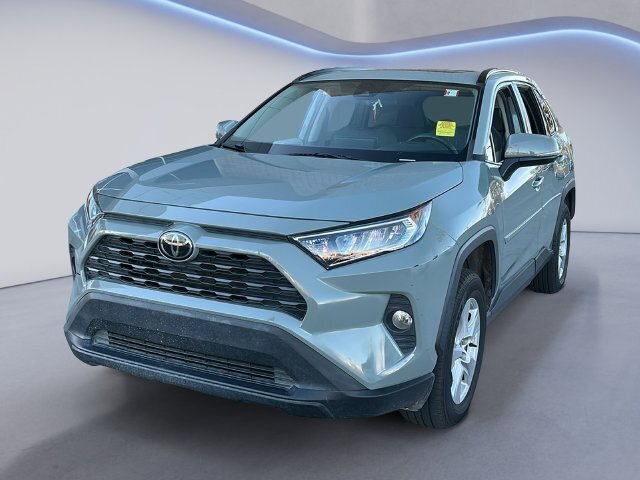 2020 Toyota RAV4 XLE FWD photo