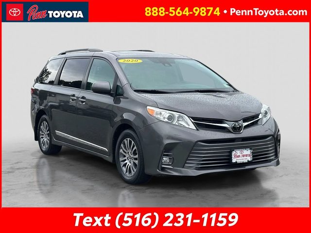 2020 Toyota Sienna XLE FWD photo