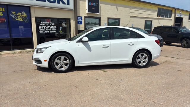 2015 Chevrolet Cruze LT FWD photo