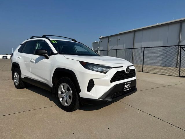 2021 Toyota RAV4 LE AWD photo