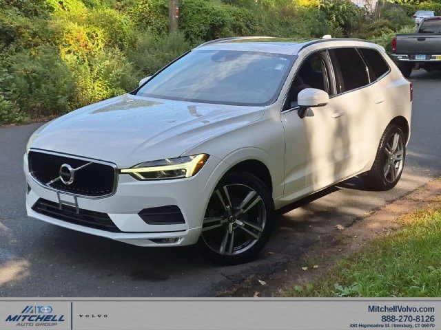 2021 Volvo XC60 Momentum AWD photo
