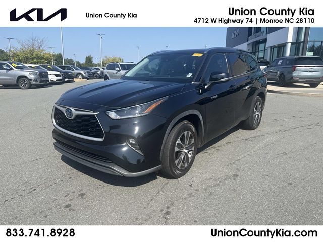 2021 Toyota Highlander Hybrid XLE FWD photo