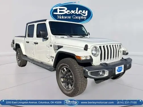 2021 Jeep Gladiator Overland 4WD photo