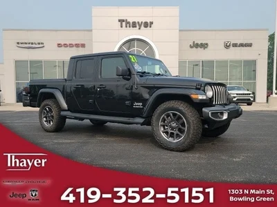 2021 Jeep Gladiator Overland 4WD photo