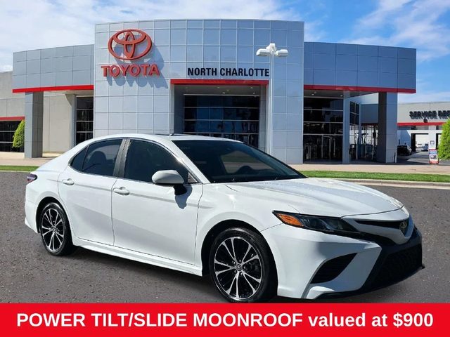 2020 Toyota Camry SE FWD photo