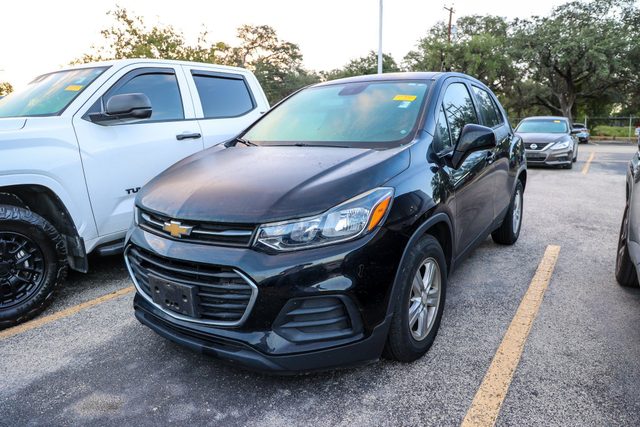 2020 Chevrolet Trax LS FWD photo