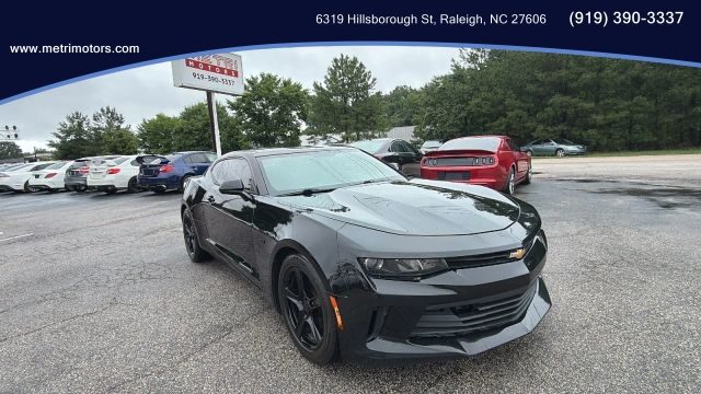 2017 Chevrolet Camaro 1LT RWD photo