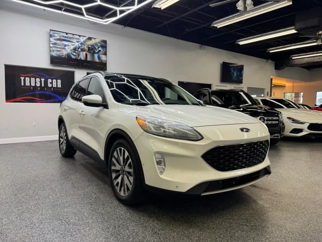 2020 Ford Escape Titanium Hybrid FWD photo
