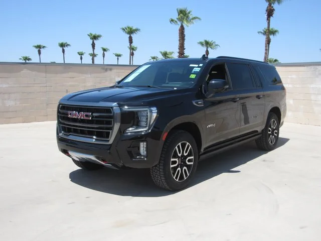 2021 GMC Yukon XL AT4 4WD photo