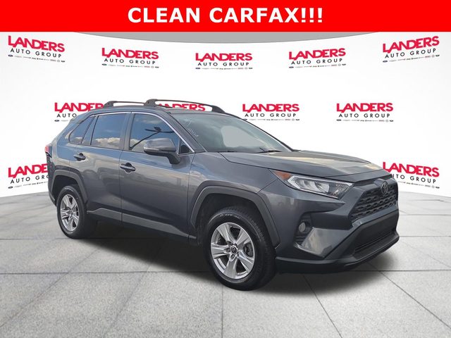 2020 Toyota RAV4 XLE FWD photo