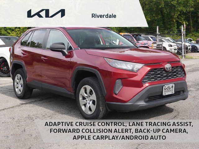 2020 Toyota RAV4 LE FWD photo