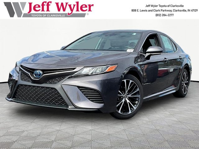 2020 Toyota Camry Hybrid SE FWD photo