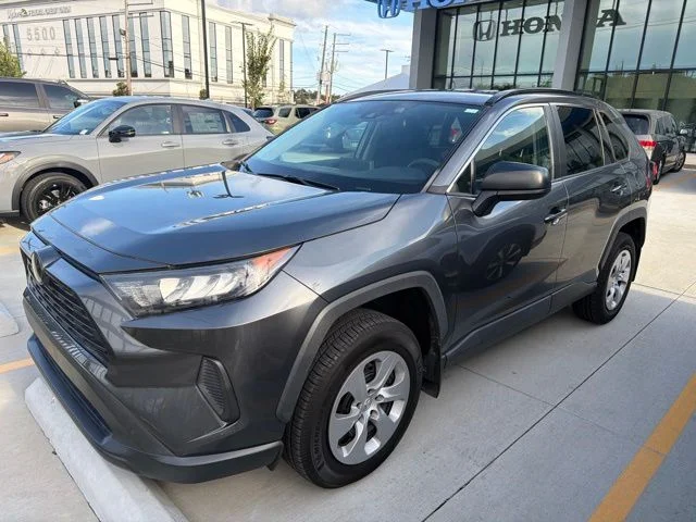 2020 Toyota RAV4 LE FWD photo
