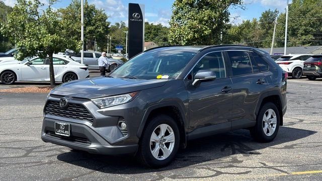2021 Toyota RAV4 XLE AWD photo