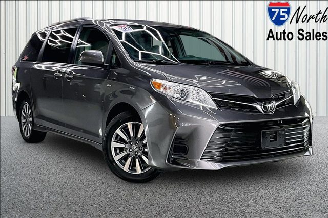 2020 Toyota Sienna LE AWD photo