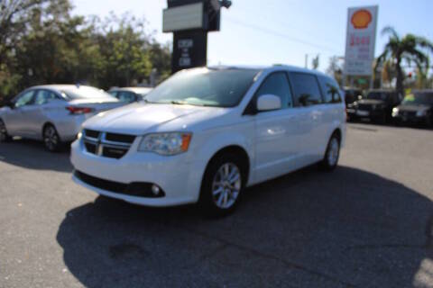 2020 Dodge Grand Caravan SXT FWD photo