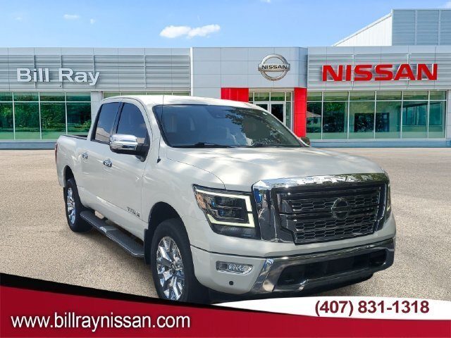 2021 Nissan Titan SL 4WD photo