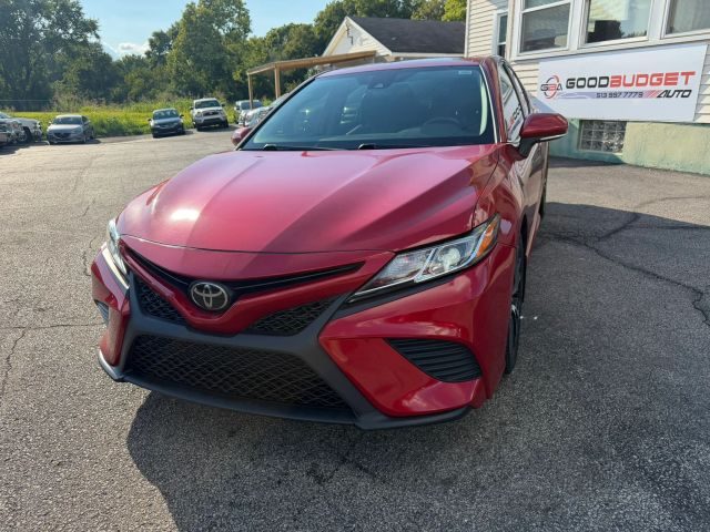 2020 Toyota Camry SE FWD photo