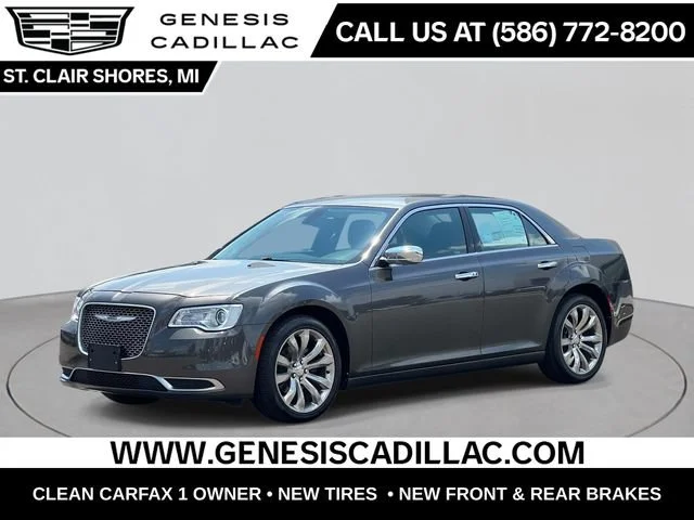2020 Chrysler 300 Touring RWD photo