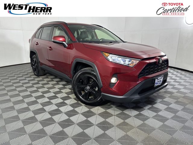 2021 Toyota RAV4 XLE AWD photo