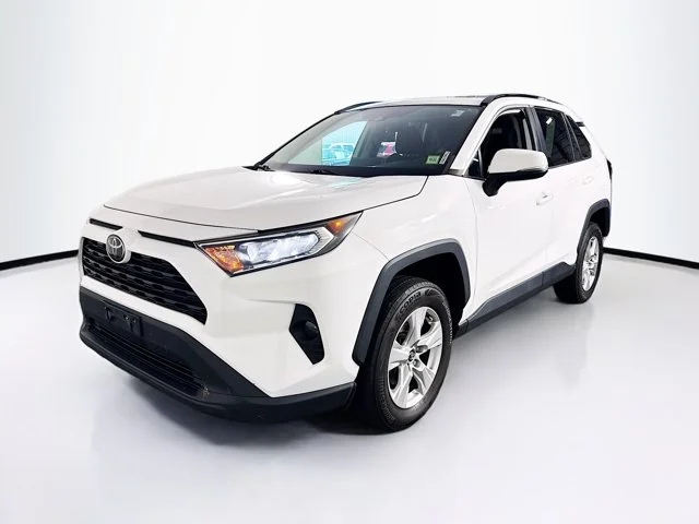 2021 Toyota RAV4 XLE AWD photo