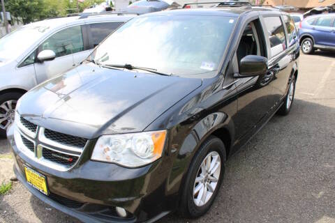 2019 Dodge Grand Caravan SXT FWD photo