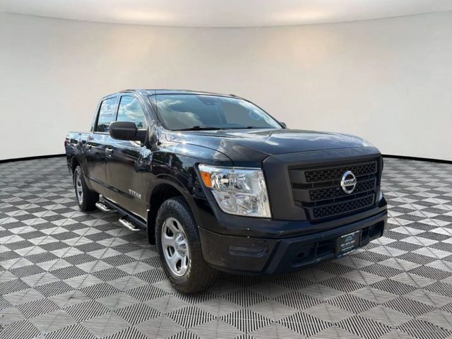 2021 Nissan Titan S 4WD photo