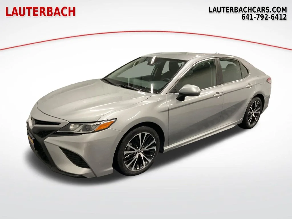 2019 Toyota Camry SE FWD photo