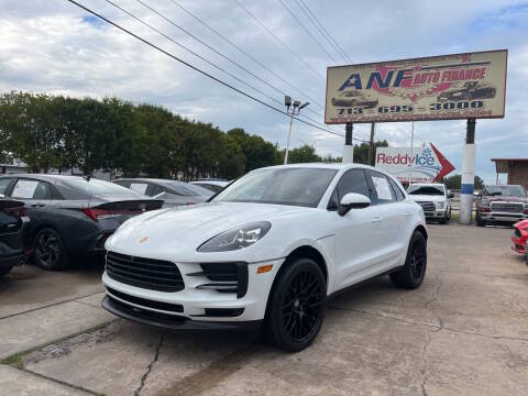 2021 Porsche Macan S AWD photo