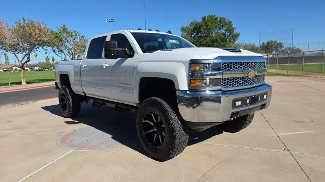 2019 Chevrolet Silverado 2500HD LT 4WD photo