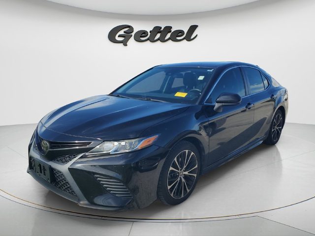2020 Toyota Camry SE FWD photo