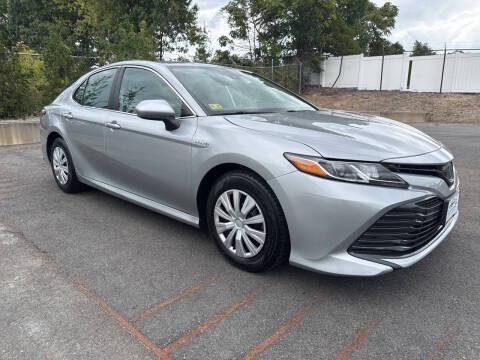2020 Toyota Camry Hybrid LE FWD photo