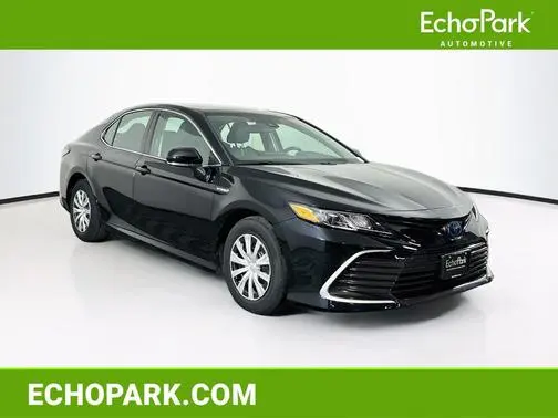 2021 Toyota Camry Hybrid LE FWD photo