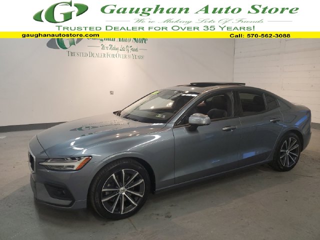 2021 Volvo S60 Momentum FWD photo