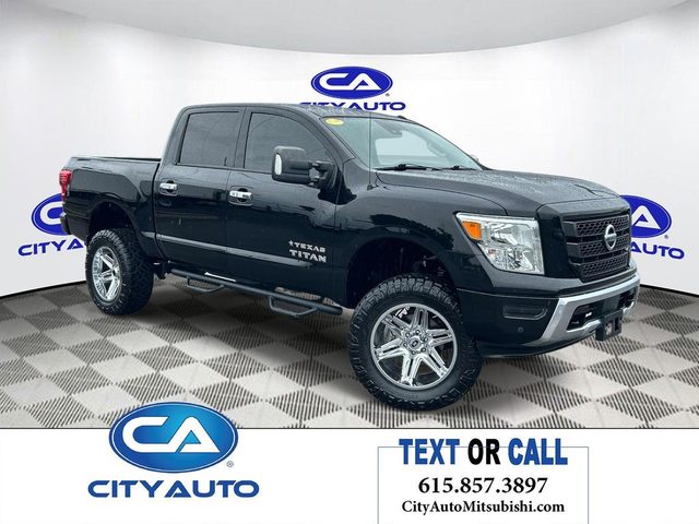 2021 Nissan Titan SV 4WD photo