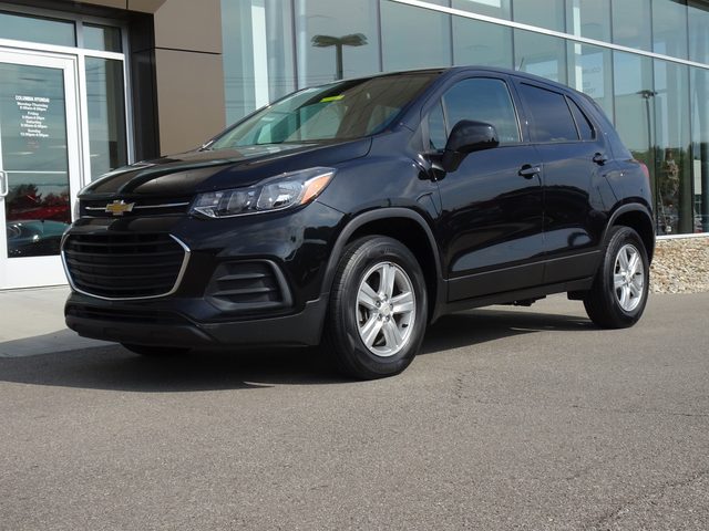 2021 Chevrolet Trax LS AWD photo