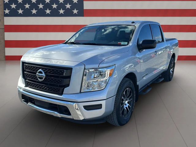 2021 Nissan Titan SV 4WD photo