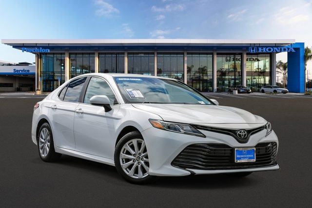2020 Toyota Camry LE FWD photo