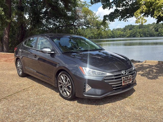 2020 Hyundai Elantra Limited FWD photo