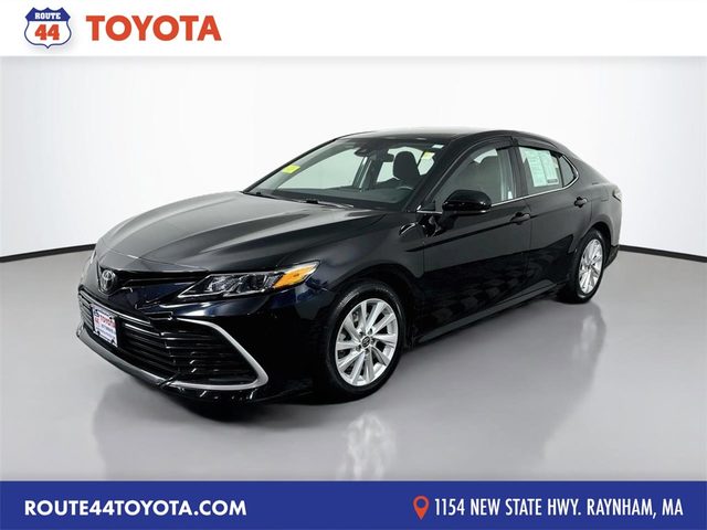2021 Toyota Camry LE FWD photo