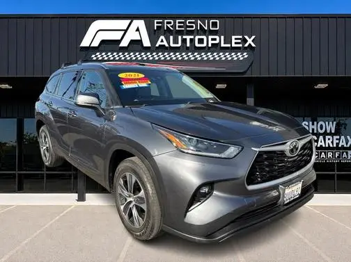 2021 Toyota Highlander XLE FWD photo