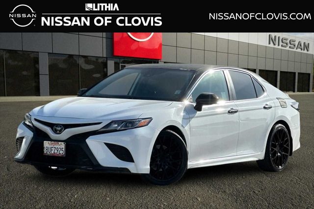 2020 Toyota Camry SE FWD photo