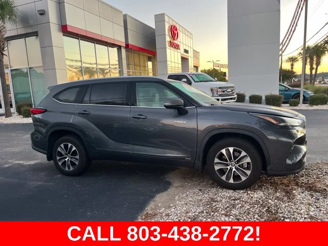2021 Toyota Highlander Hybrid XLE AWD photo
