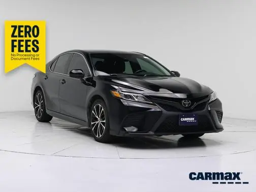 2020 Toyota Camry SE FWD photo