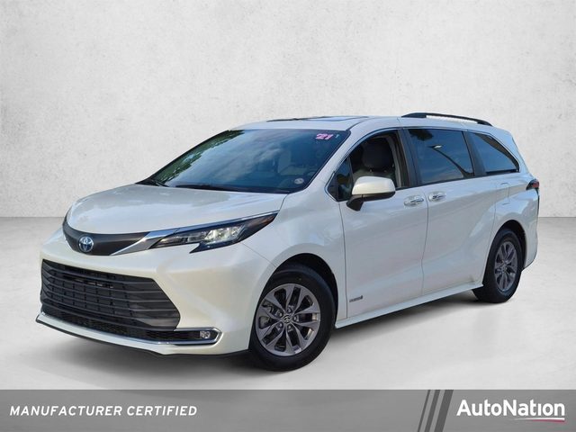 2021 Toyota Sienna XLE FWD photo
