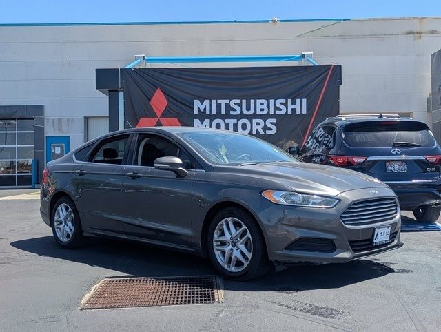 2015 Ford Fusion SE FWD photo