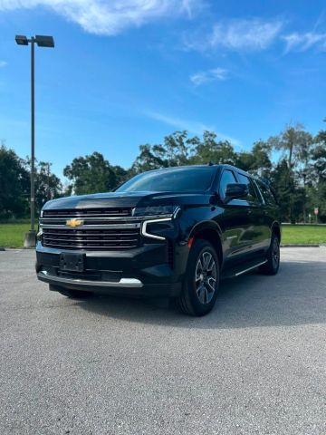 2021 Chevrolet Suburban LT 4WD photo
